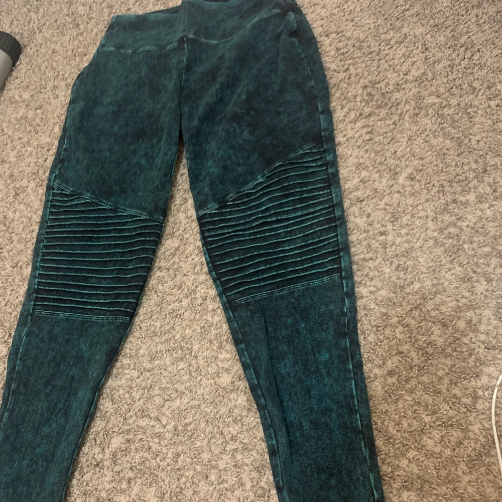 Zenana green acid wash leggings